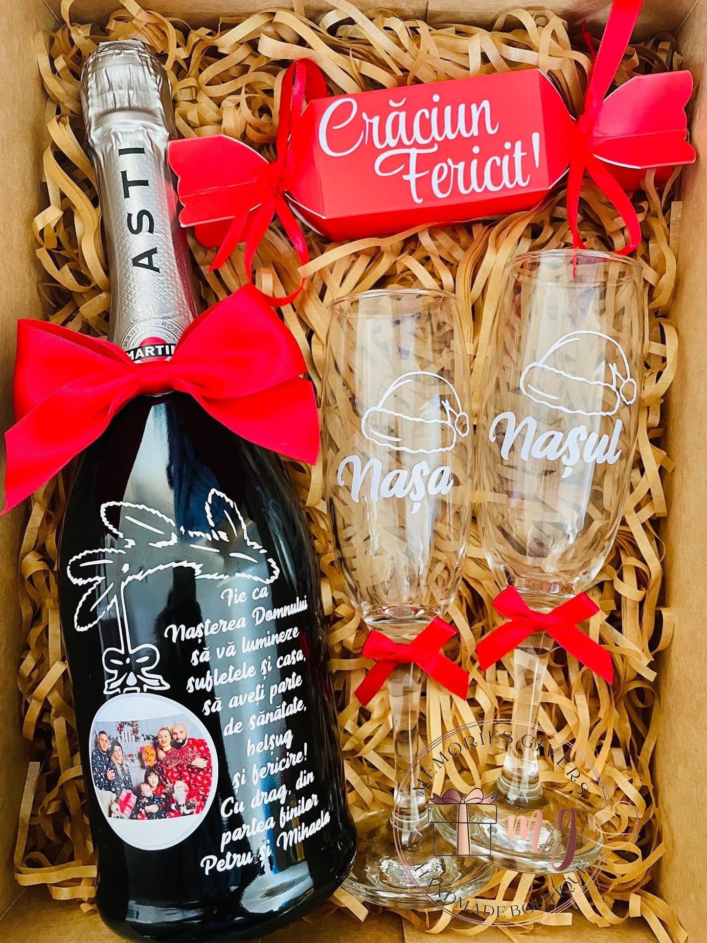 Set cu sticlă & pahare cu sau fără ciocolată