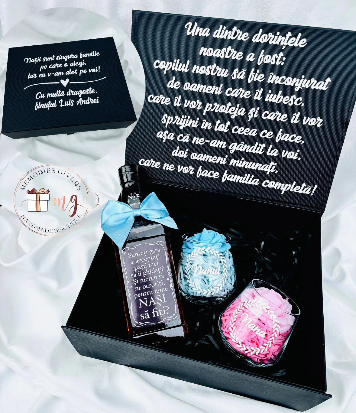 Cutie cu o sticlă & pahare cu sau fără ciocolată