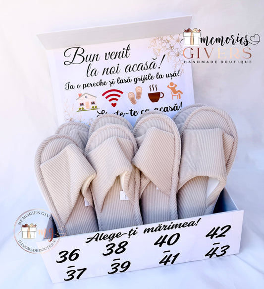 Cutie cu 4 perechi de papuci