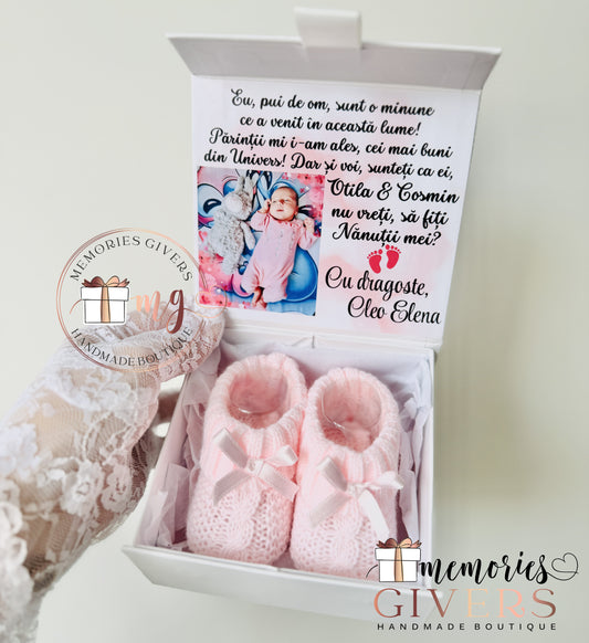 Cutie cu totoși și mesaj