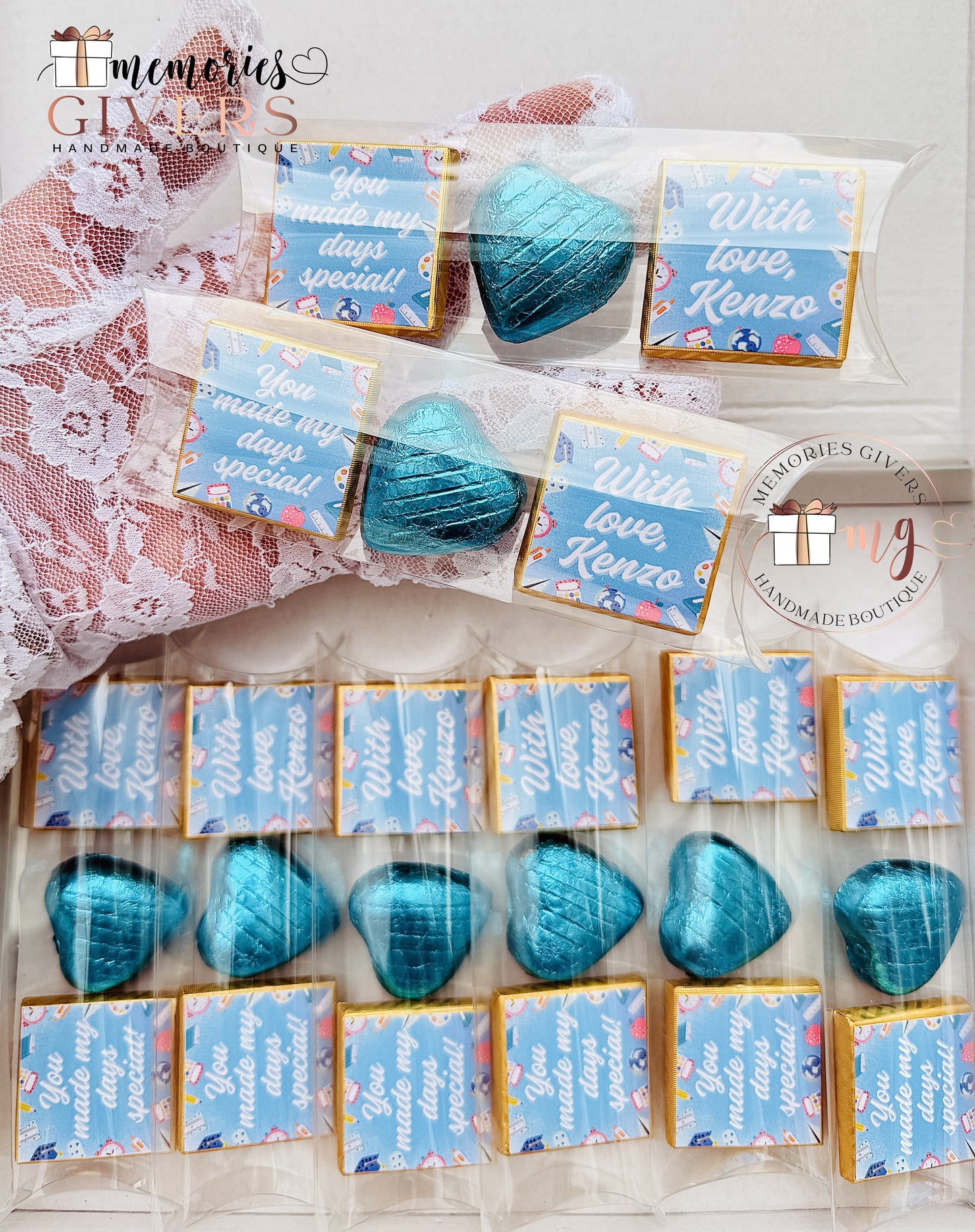 Cutie transparentă cu 3 ciocolăți personalizate