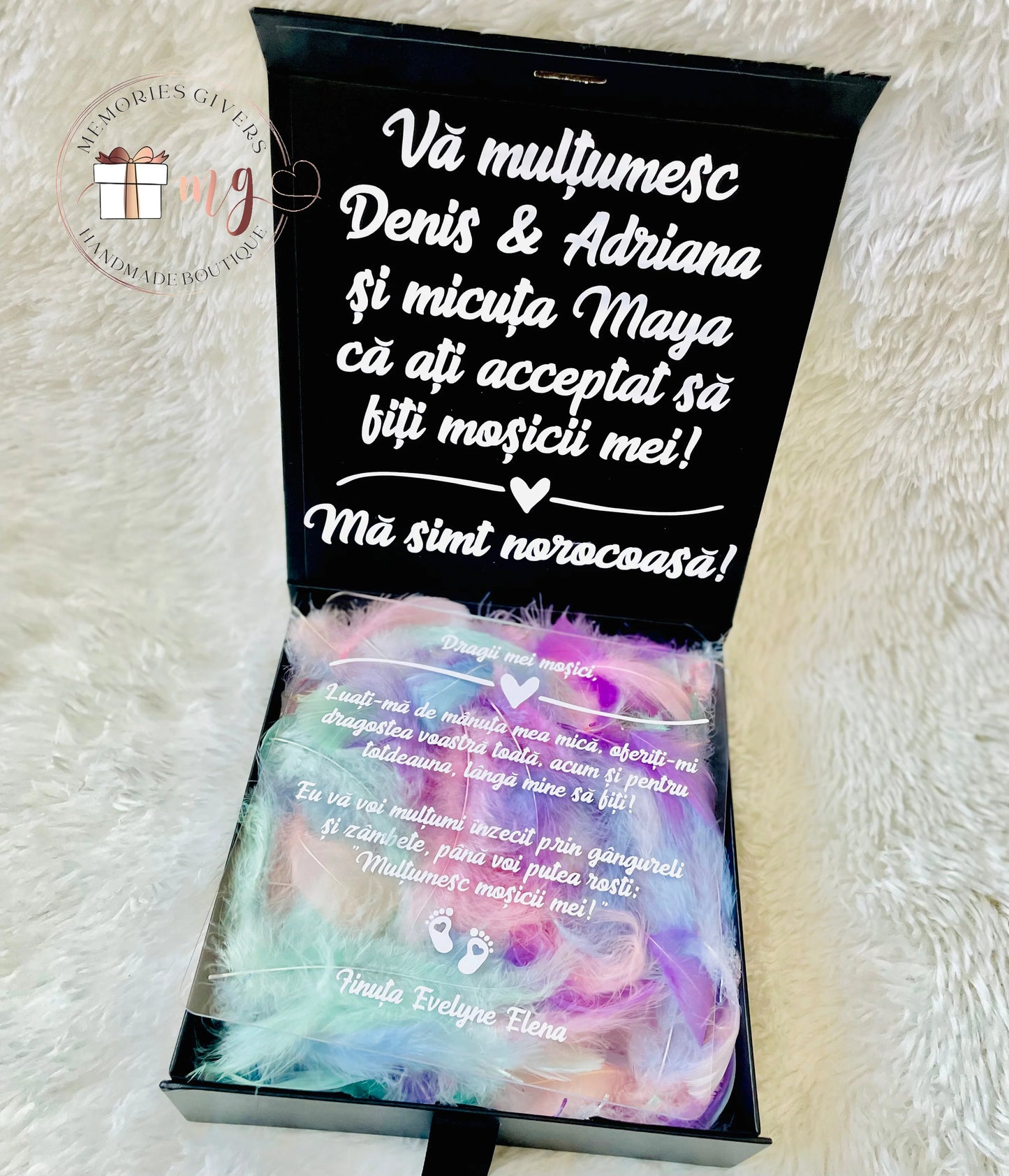 Cutie cu licheni și placă acrilică personalizată