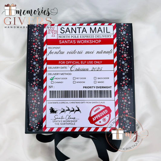 Cutie cu ornamente de Crăciun