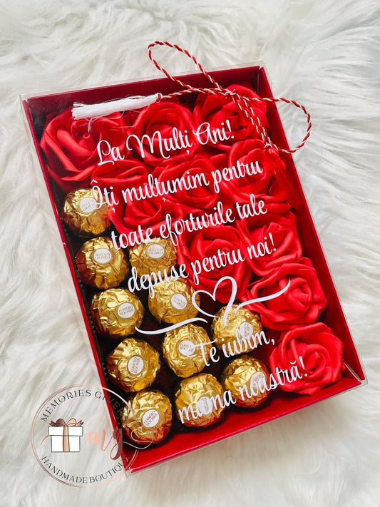 Cutie cu Fererro Rocher și trandafiri personalizată cu mesaj