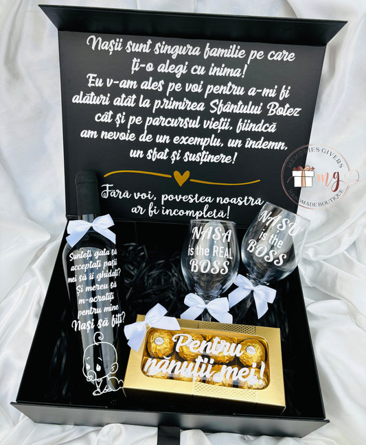 Cutie cu o sticlă & pahare cu sau fără ciocolată