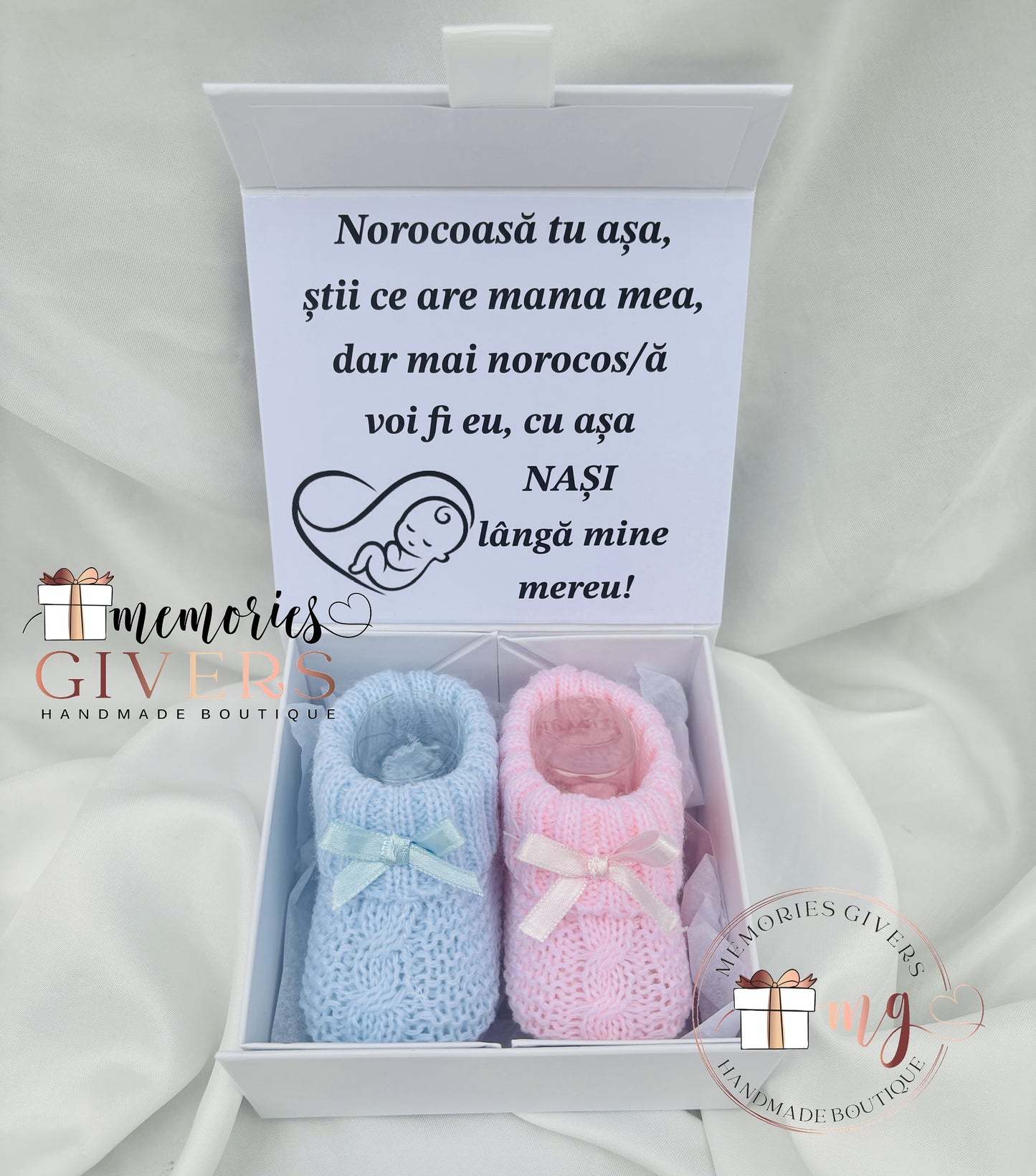 Cutie cu totoși și mesaj