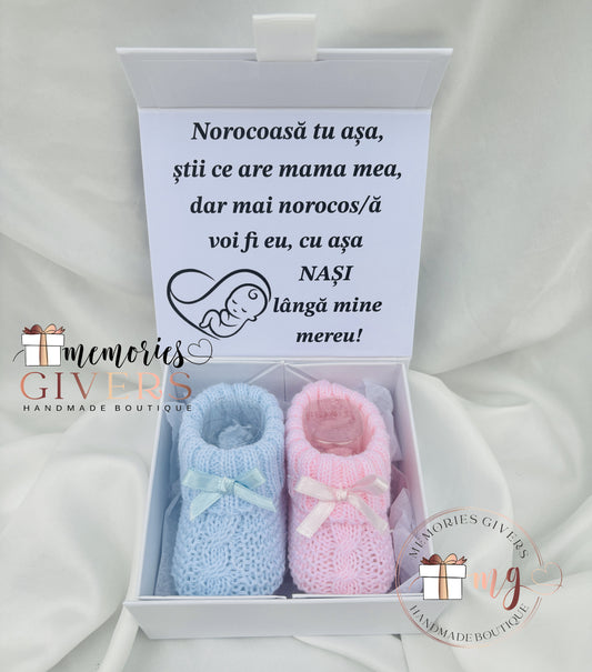 Cutie cu totoși și mesaj