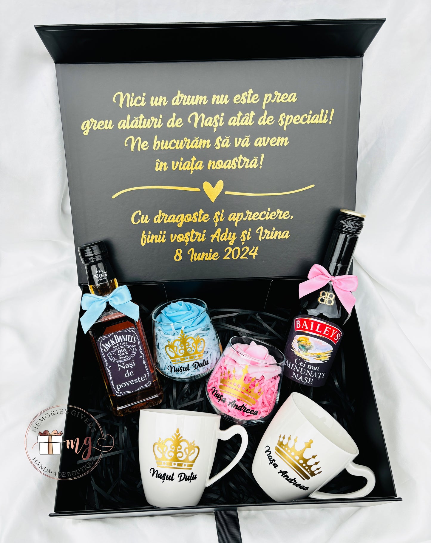 Doar cutia cu 2 sticle, pahare și căni sau cu ciocolată și pungă de cadou