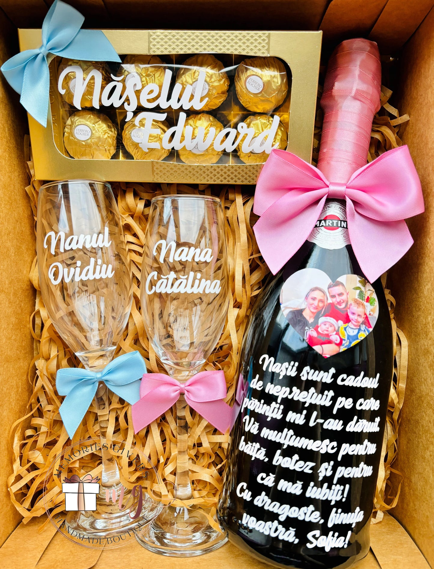 Set cu sticlă & pahare cu sau fără ciocolată