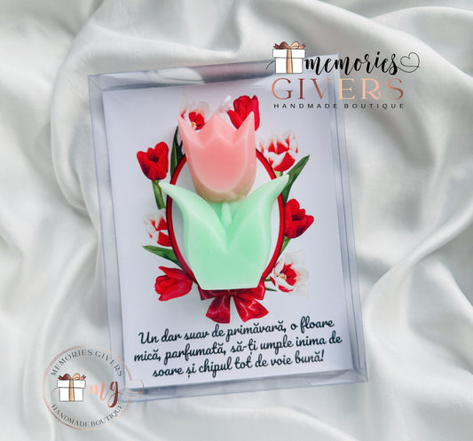 Mărțișor lalea - lumânare parfumată - în cutie transparentă personalizată