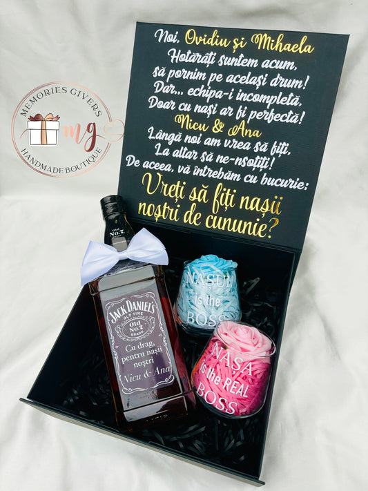 Cutie cu o sticlă & pahare cu sau fără ciocolată