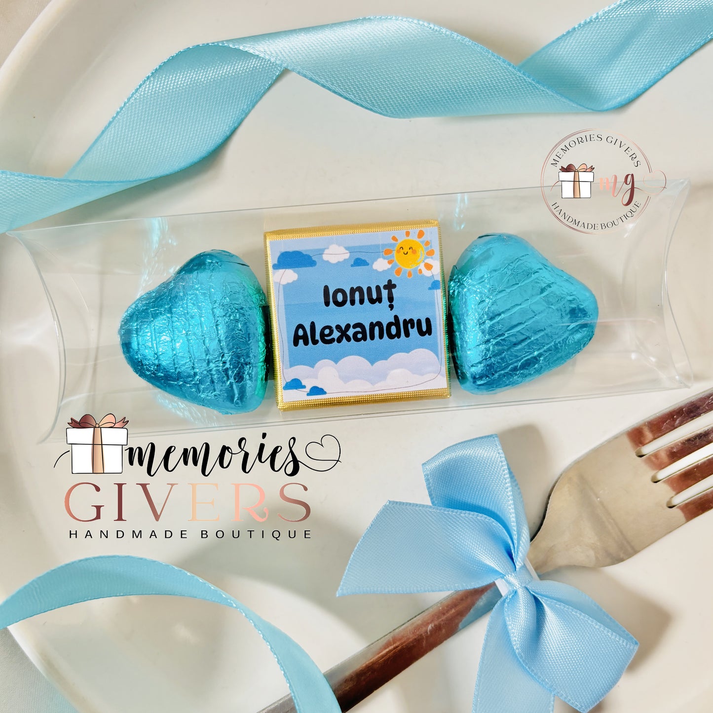 Cutie transparentă cu 3 ciocolăți personalizate