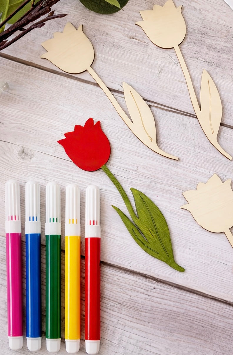 Mărțișor creativ - Lalea din lemn & 6 carioci