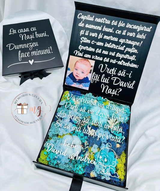 Cutie cu licheni și placă acrilică personalizată