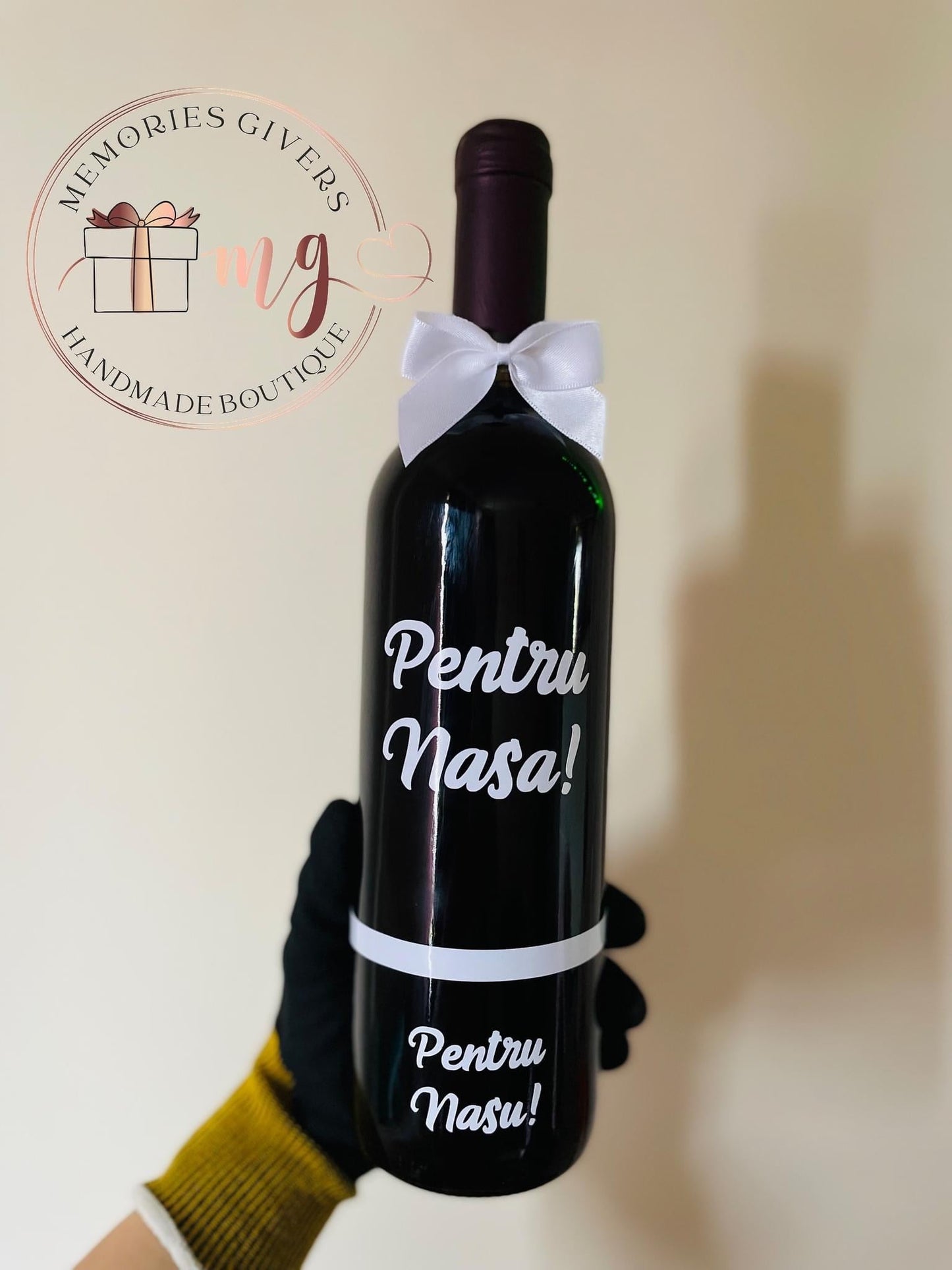 Doar sticla personalizată sau în cutie/pungă de cadou