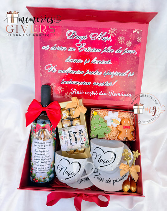 Cutie cu 2 căni, 2 farfurii și sticlă