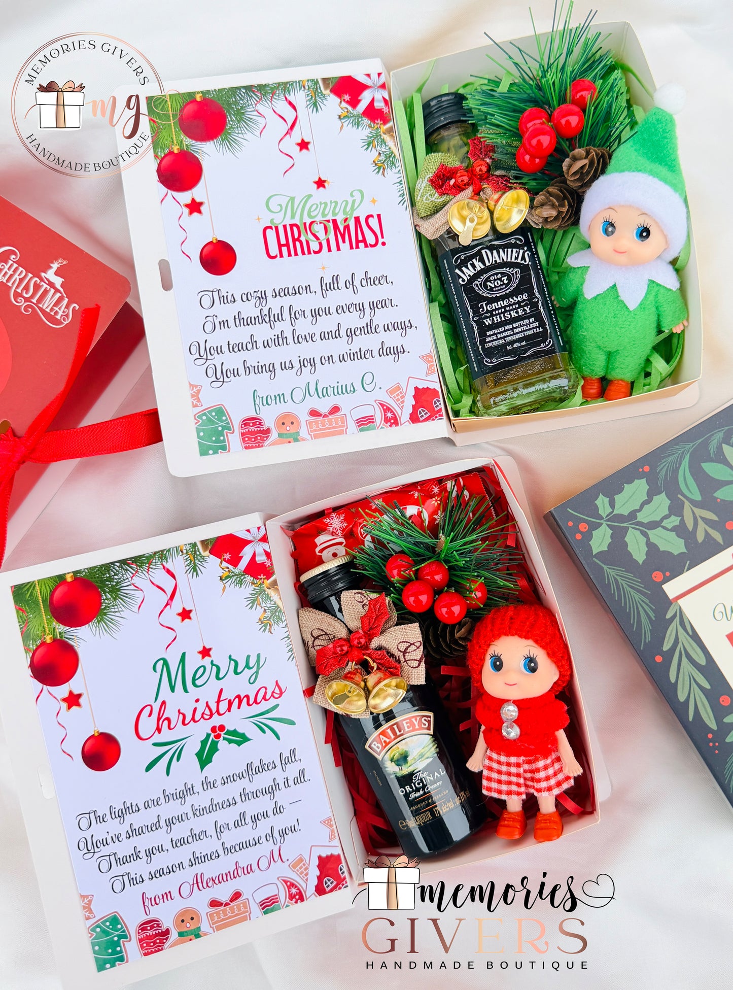 Cutie în formă ce carte cu mini-băutură și păpușică