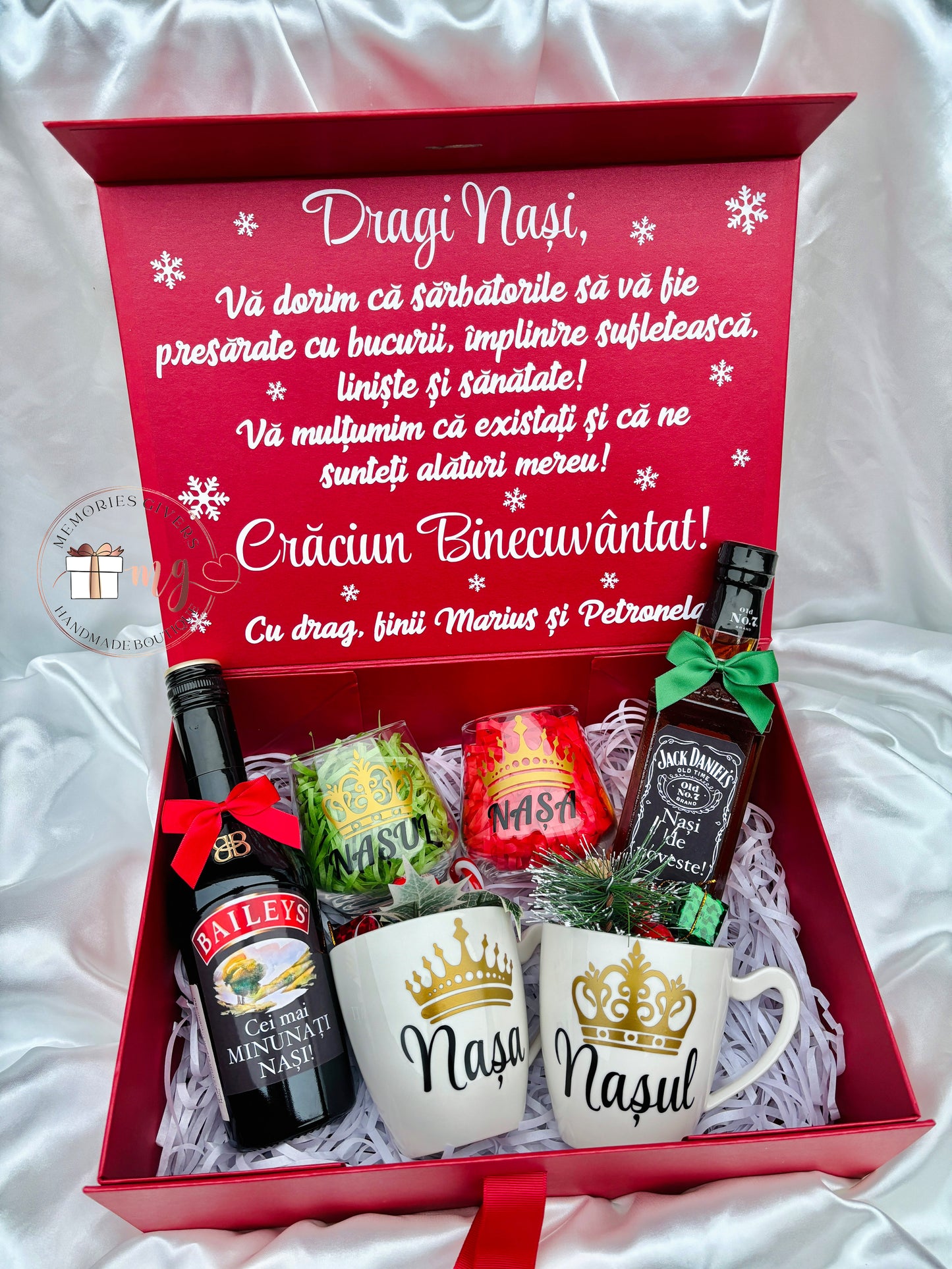 Cutie cu 2 pahare, 2 căni și 2 băuturi