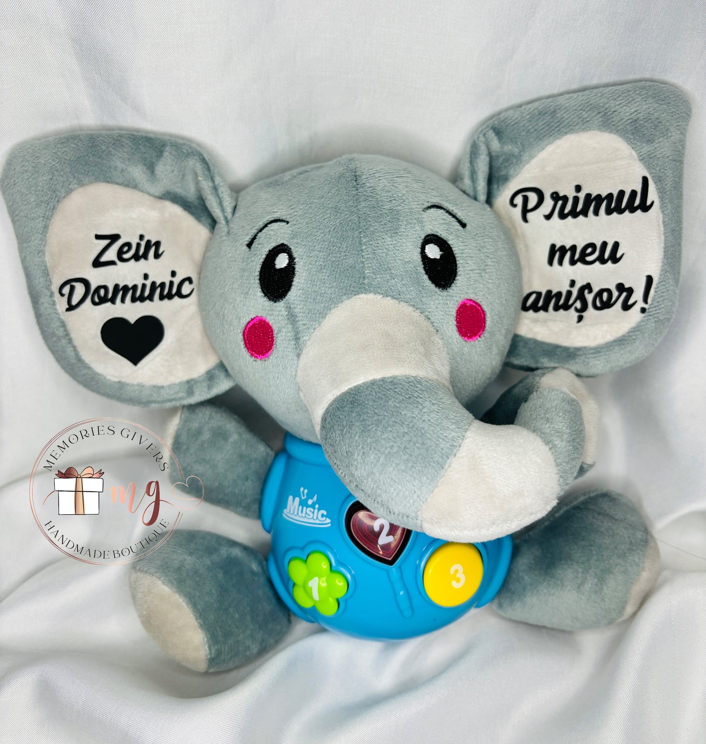 Elefant personalizat din plush care cântă