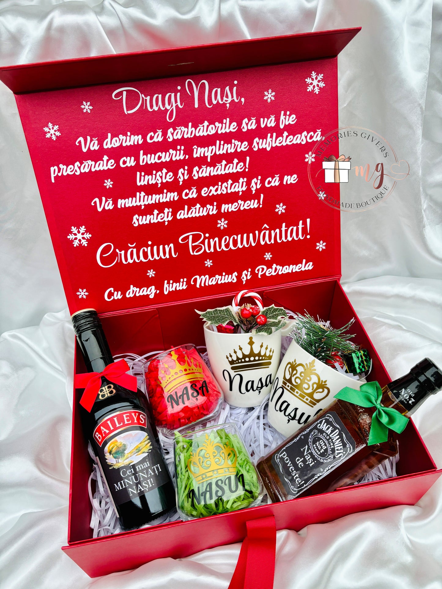 Cutie cu 2 pahare, 2 căni și 2 băuturi