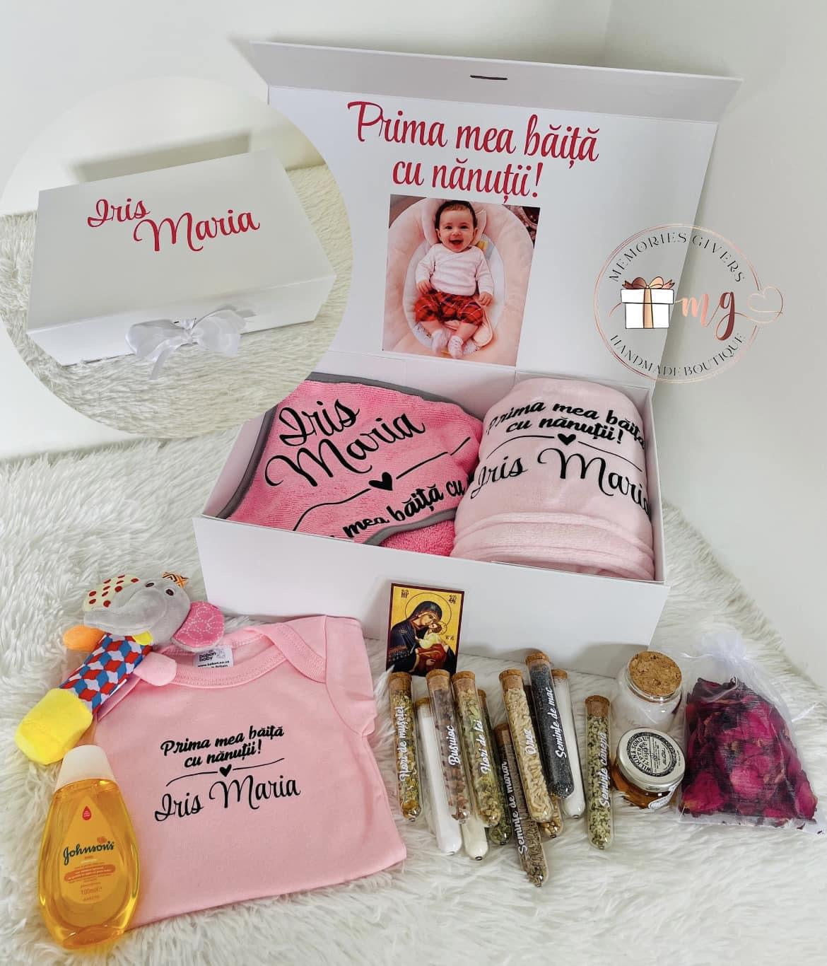 Set cutie albă, prima băiță după Botez roz cu hăinuțe personalizate fetiță