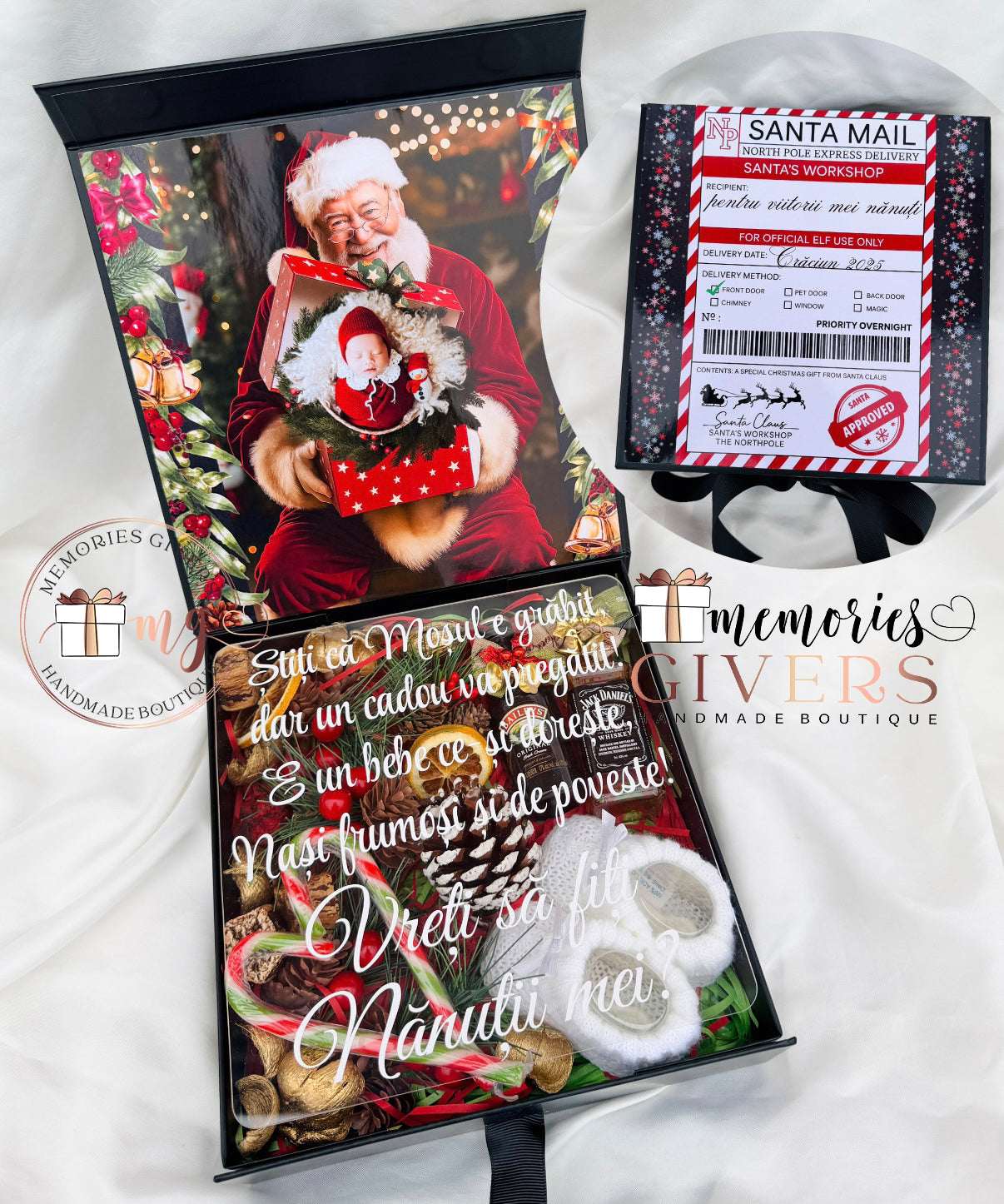 Cutie cu ornamente de Crăciun