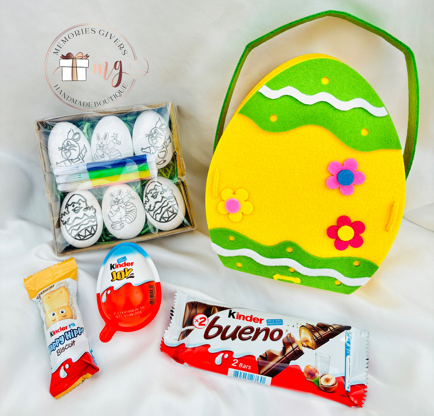 Coșuleț pentru copii cu dulciuri și ouă de colorat