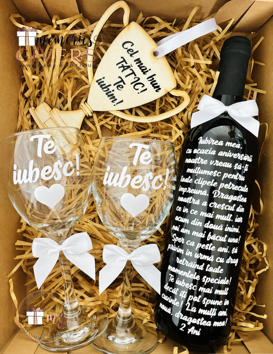 Set cu sticlă, pahare / ciocolată / trofeu din lemn