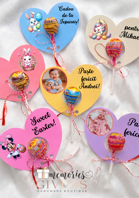 Bomboană Chupa-Chups pe cartonaș inimă personalizat