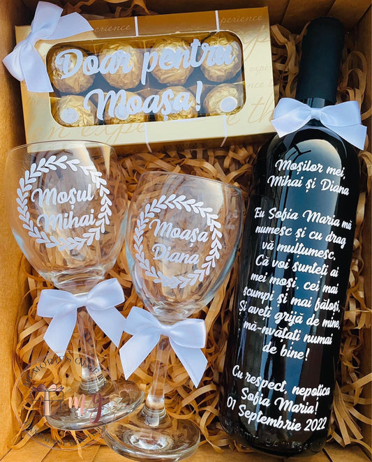 Sticlă cu vin/accesorii, pahare din sticlă/plastic și ciocolată